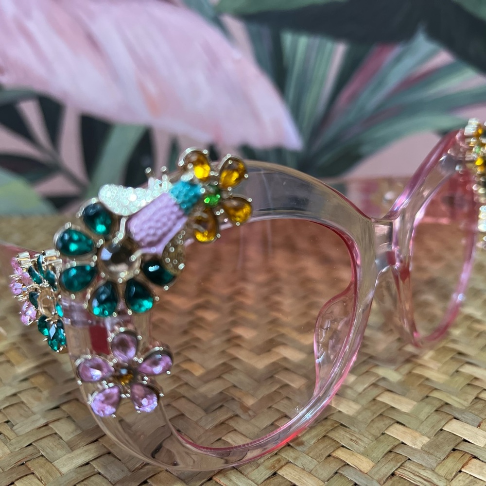 Oversized Sunglasses - Picture 2 of 4